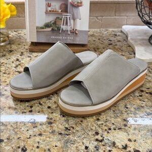 Source Unknown Gray Platform Mules